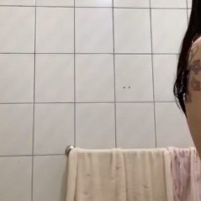 人妻**