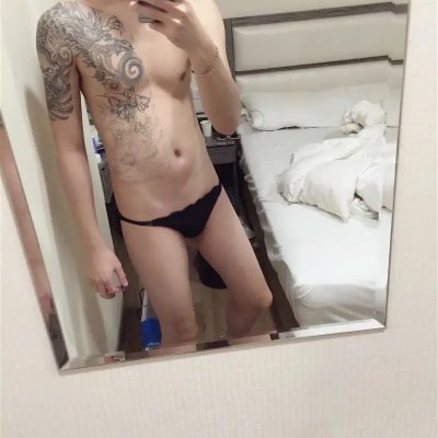 願意同意給我穿她內褲的女友真棒