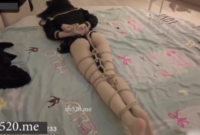 清純學妹被捆綁調教一雙美腿就夠爽了
