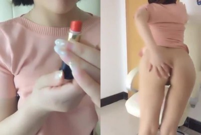騷包美女騷氣逼人身材線條很美尻射了