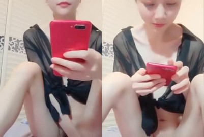 極品姐姐嫩白裸聊與粉絲自拍逼逼給看