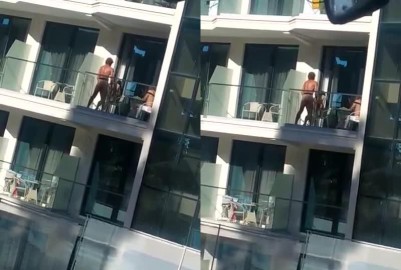 在自家陽台瘋狂幹泡就是不怕人看
