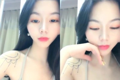 極品美女直播大秀身材很棒搔首弄姿掰小穴十分誘人