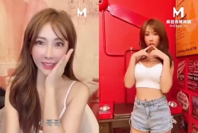 國産麻豆AV 麻豆女神微愛視頻 溫柔小學妹 馨馨 渴望被愛的羞澀 PV