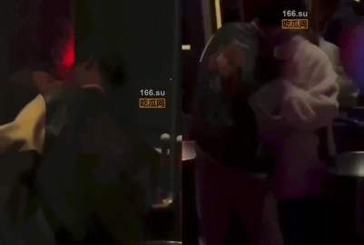 某夜場WC洗手區男女當場扣 - 黑料不打烊