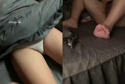 迷奸99年健身瑜伽小妹身體柔韌性好全程被無套抽插鼾聲如雷肛塞道具玩弄2穴