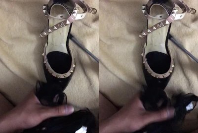 高跟鞋控足控的我打手槍在上面 爽