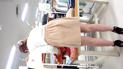 超至近距離での激エOTバックパンツ丸見え大開腳！