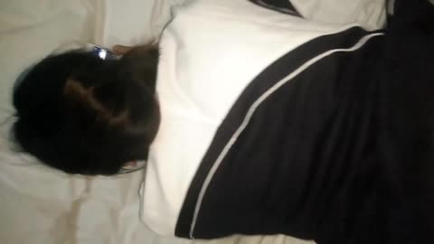 一邊操一邊要求給她男朋友打電話