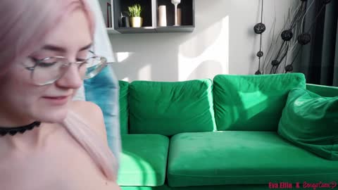 Eva Elfie直播操粉