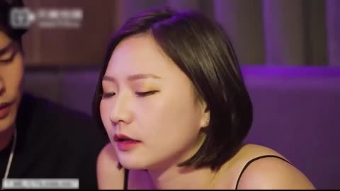 【名人性愛故事】酒吧遇到中學時期女神，微醺催情就上床 「上篇」