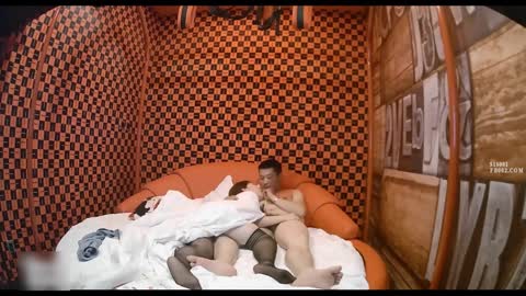 下班後和豐滿黑絲少婦到情趣酒店瀟灑釋放