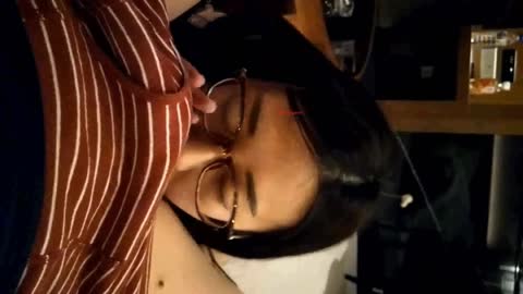 國企上班的90後年輕小夫妻同城約啪單男酒店一起淫亂3P,美女身材妖豔性感