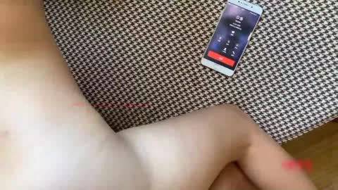 老公出差打電話來查崗然後後來我乾的更猛了她受不了叫出聲