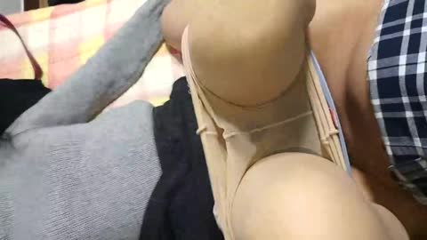 貴在真實無濾鏡 小情侶出租房露臉性愛自拍 無套啪啪 口爆吞精 