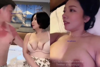 向日本女子展示韓國辣椒