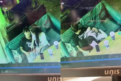 一對情侶光天化日之下在咖啡館口交。