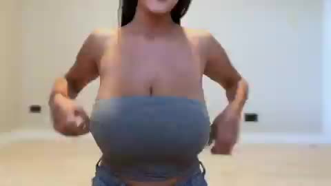 不可置信乳牛般的超大奶