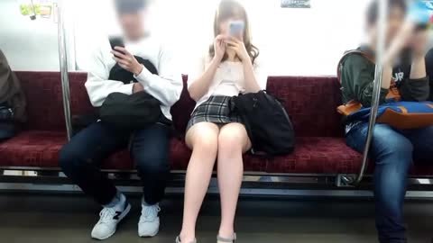 読モ系長身キレカワ女子の白デOタ地帯！足を閉じても見えちゃう三角OXン！
