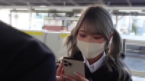 【電車癡かん #34】《銀髪ギャル女子〇生》ギャルな見た目とは裏腹にうぶっ娘！