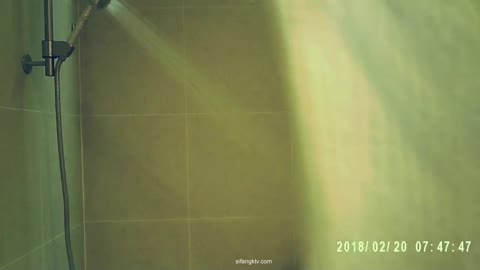 偷拍大奶氣質正妹洗澡