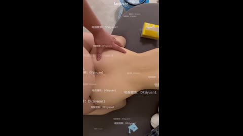 【巅峰MALONG精品】，03年_162学生妹，完美露脸，用嘴巴吸，再用点力气 (2)